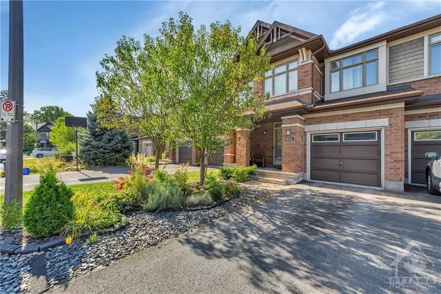 916 FLETCHER CIR, Kanata, ON K2T 0B7