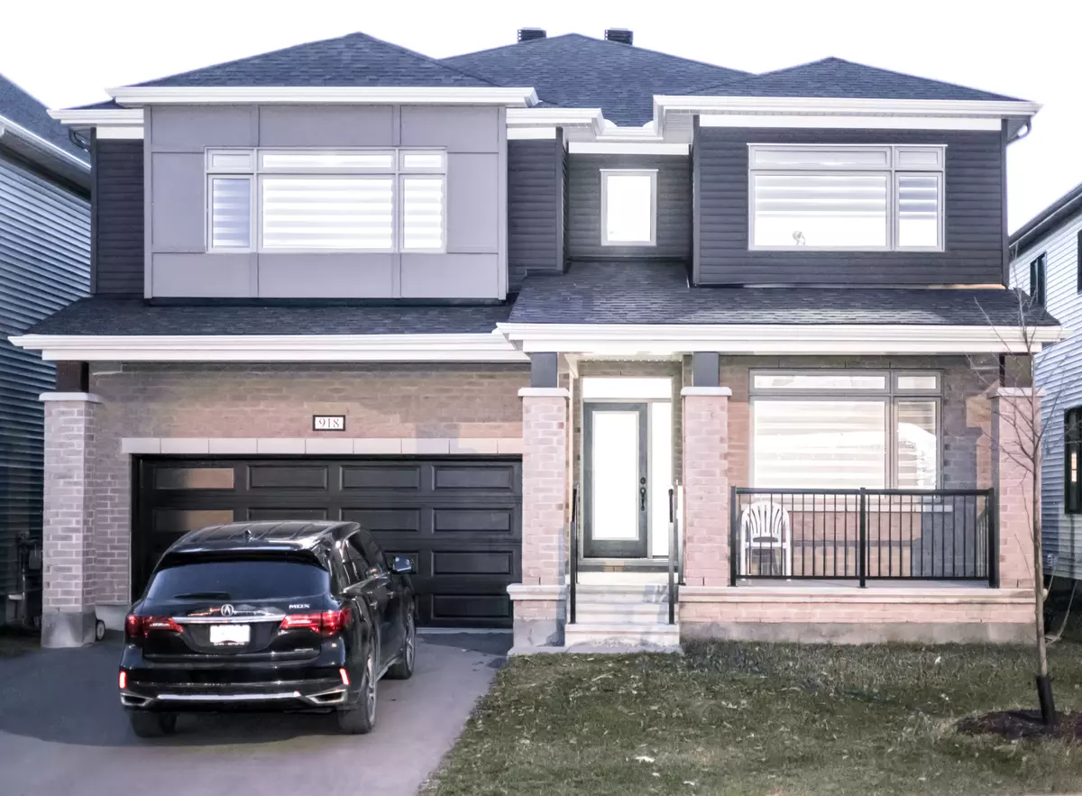 Barrhaven, ON K2J 6T4,918 NOKOMIS PL