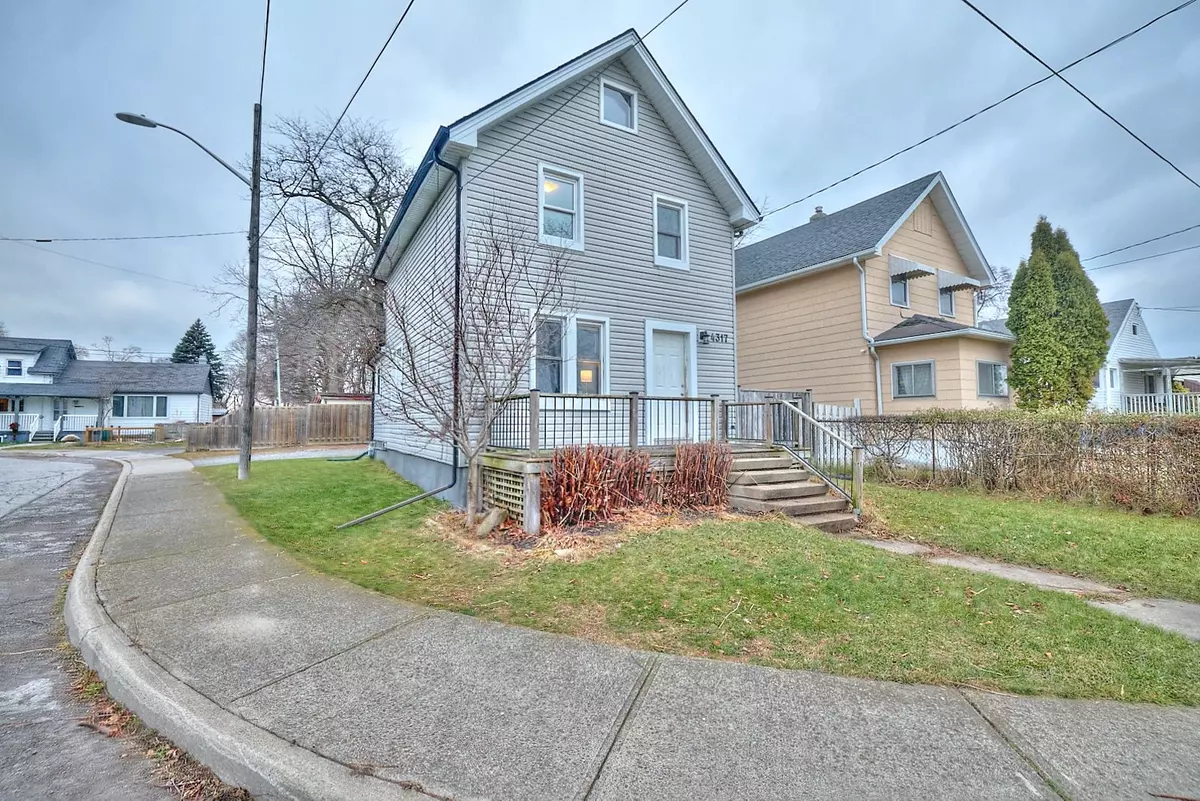 Niagara Falls, ON L2E 2X1,4317 Buttrey ST