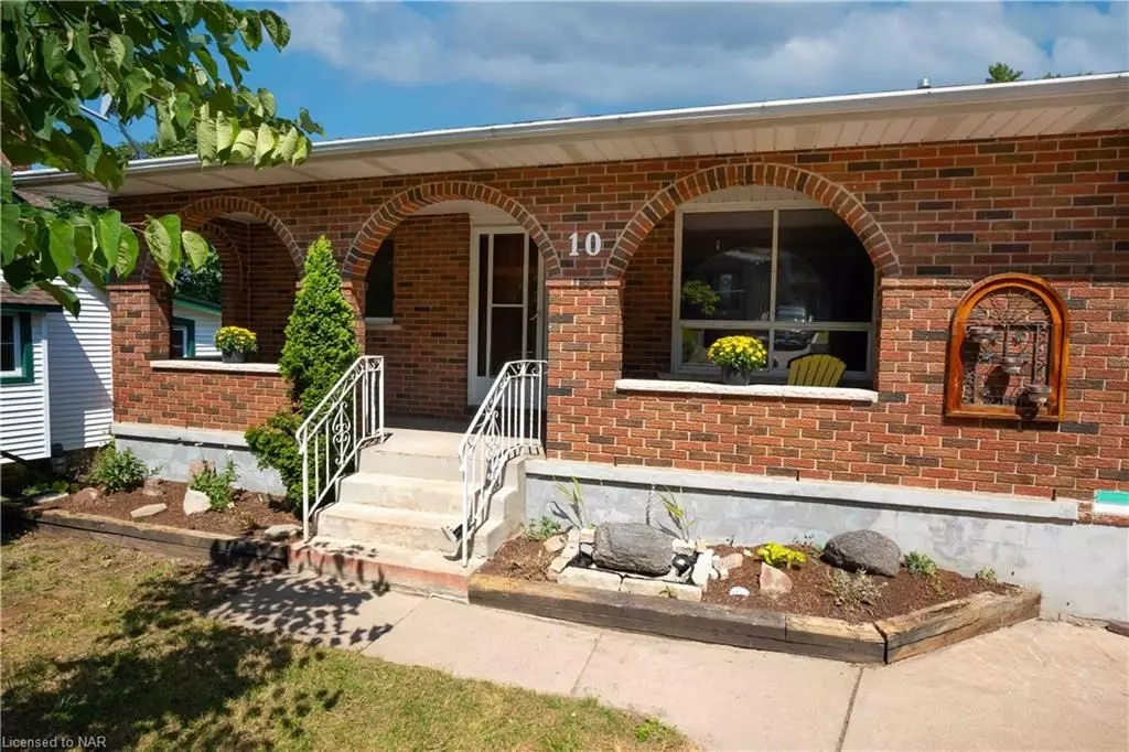 St. Catharines, ON L2T 1T3,10 Dundas CRES