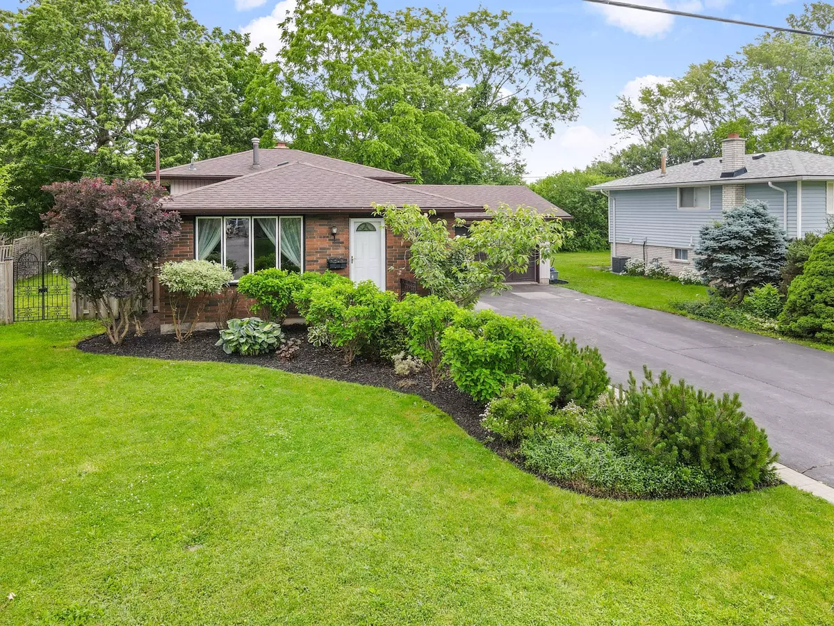 Fort Erie, ON L2A 5B6,962 Parkdale AVE