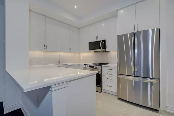 Mississauga, ON L5M 2R2,55 Lunar CRES #153