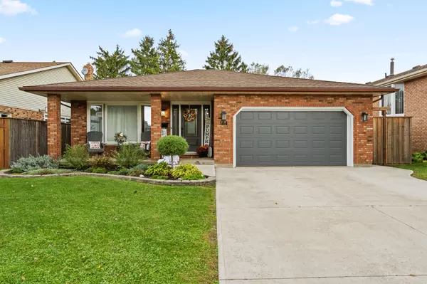 104 Whiteoak CRES, Welland, ON L3C 6E6