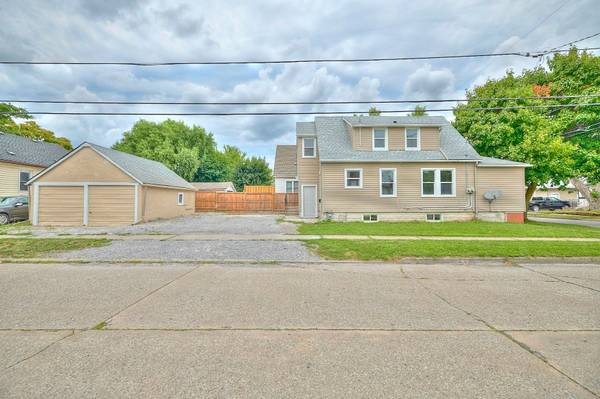 43 COSBY AVE, St. Catharines, ON L2M 5R7