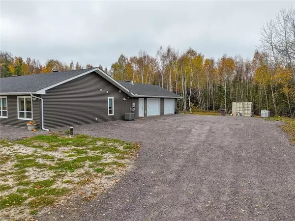 Bonfield, ON P0H 1E0,1040 DEVELOPMENT RD