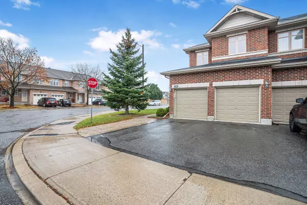 74 MADELON DR, Barrhaven, ON K2J 5C5