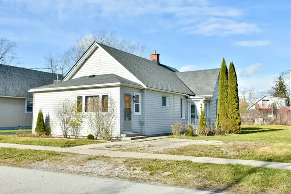 228 Courtwright ST, Fort Erie, ON L2A 2R8