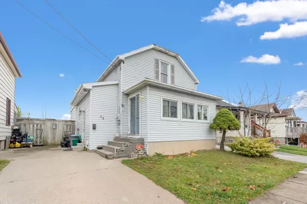 24 Lyndon ST W, Thorold, ON L2V 3J7