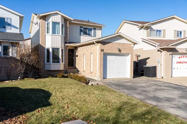 30 Naples CT, Thorold, ON L2V 4S7