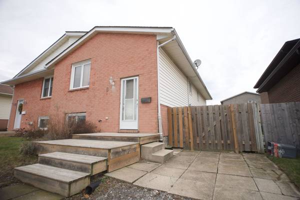 8 Briarsdale CRES #Lower, Welland, ON L3C 6R8