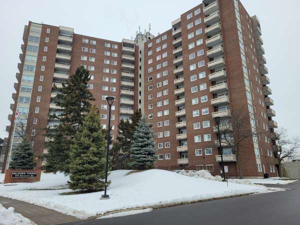 915 Elmsmere RD #612, Beacon Hill North - South And Area, ON K1J 8H8