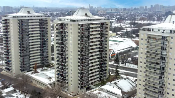 158B Mcarthur AVE #709, Vanier And Kingsview Park, ON K1L 8C9