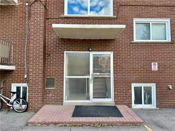 St. Catharines, ON L2M 4T3,286 VINE ST #5