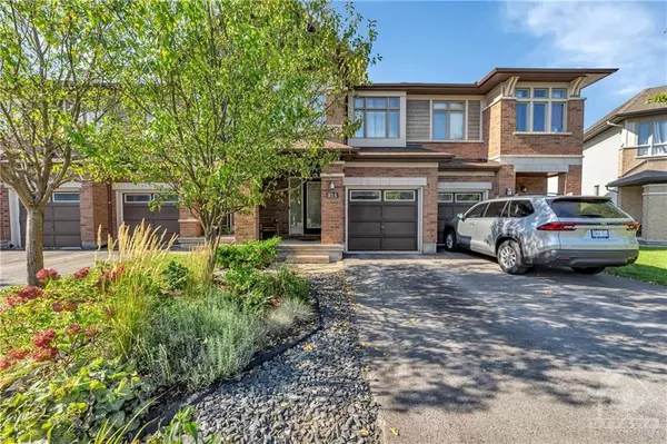 Kanata, ON K2T 0B7,916 FLETCHER CIR