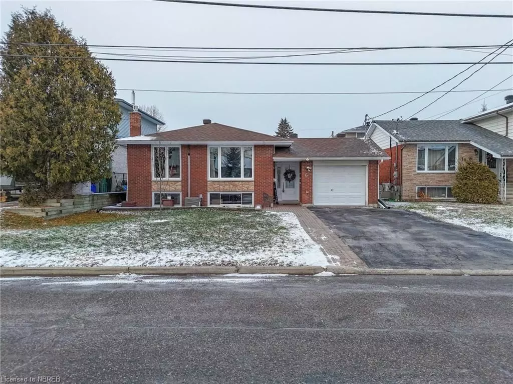 North Bay, ON P1A 3X7,6 SABLE CRES