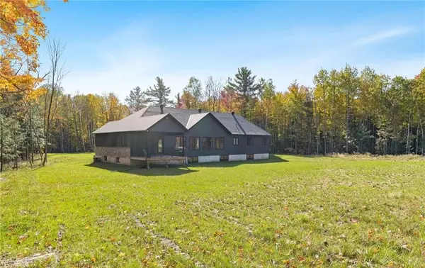 Muskoka Lakes, ON P0B 1M0,1250 OLD PARRY SOUND RD