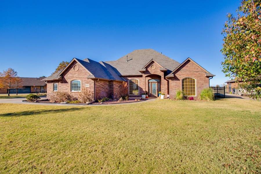 5606 Pheasant Run Drive, Enid, OK 73703