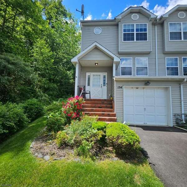 154 Canal Way, Hackettstown Town, NJ 07840