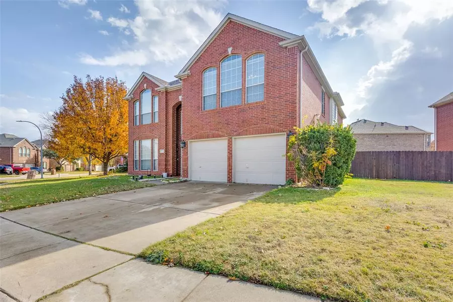 2712 Thorncreek Lane, Fort Worth, TX 76177