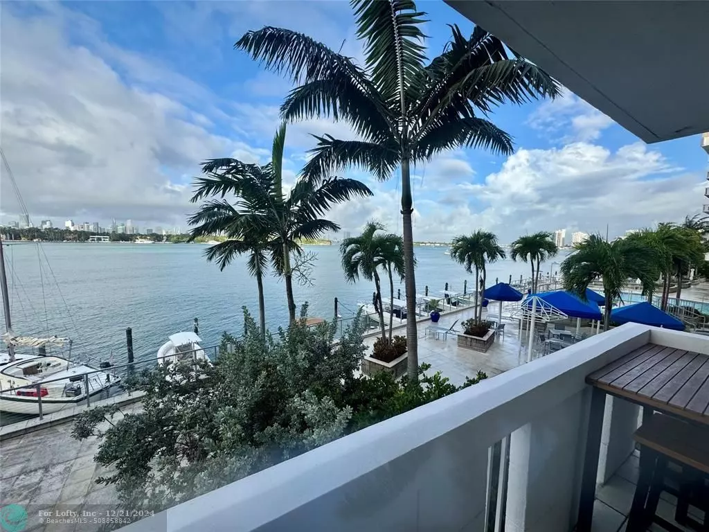 Miami Beach, FL 33139,800 West Ave  #311