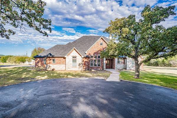 1070 Mambrino Highway, Granbury, TX 76048