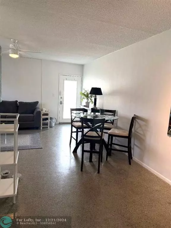 Fort Lauderdale, FL 33304,624 Antioch Ave  #3