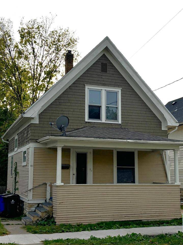 211 17th St NE, Cedar Rapids, IA 52402
