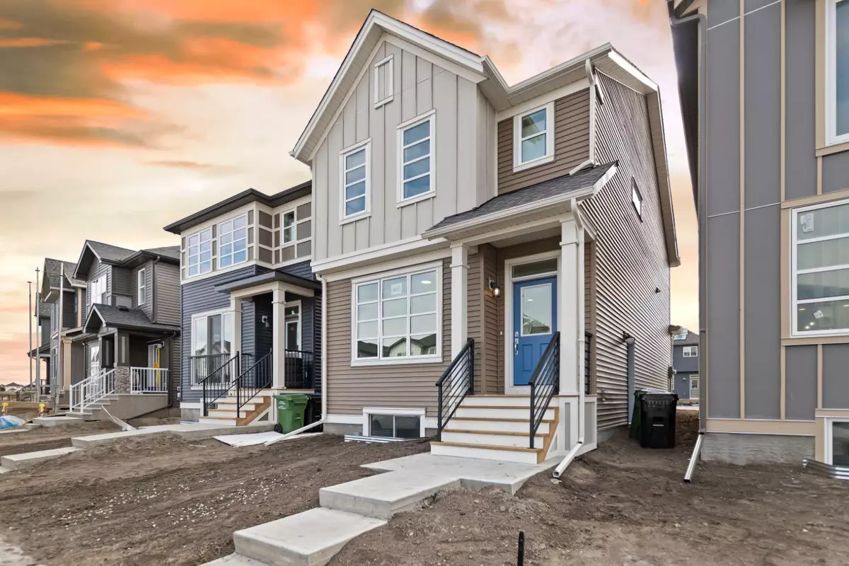 Calgary, AB T3J 5P1,603 Savanna CRES Northeast