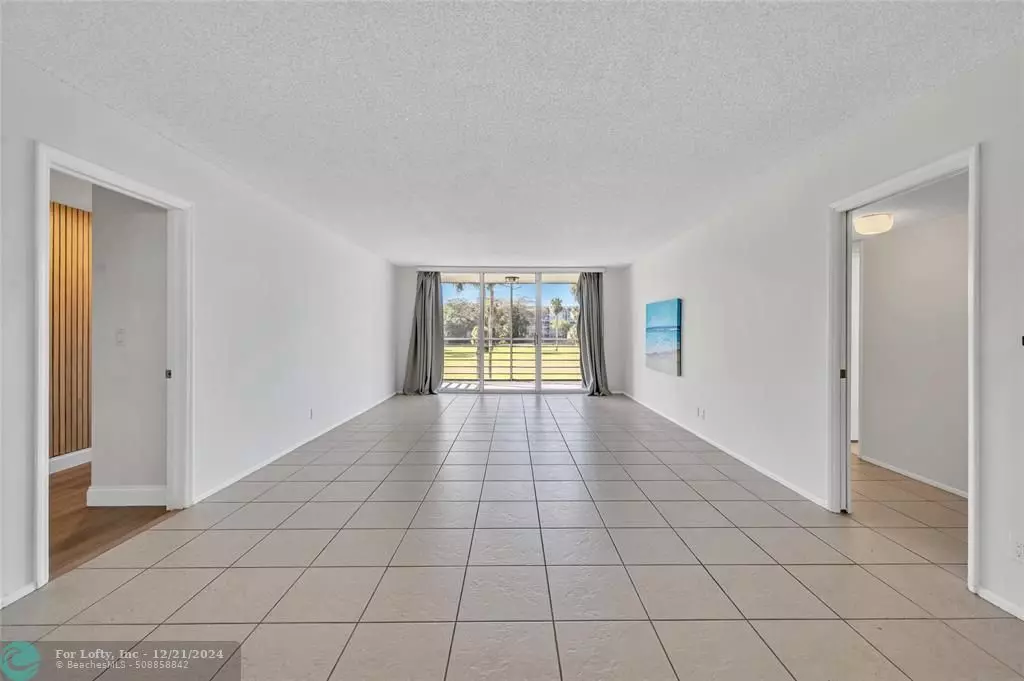 Pompano Beach, FL 33069,905 Cypress Ter  #205