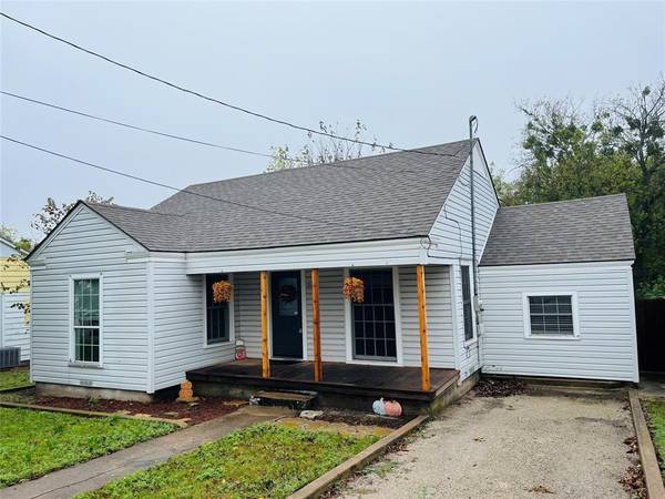 502 S State Street, Decatur, TX 76234