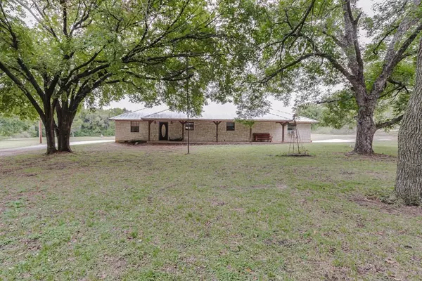 Alvord, TX 76225,409 S Hubbard Street