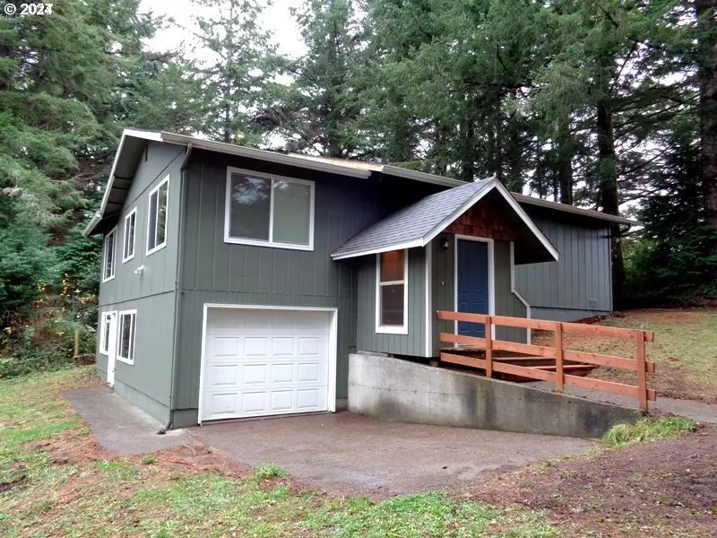 63107 FRUITDALE RD, Coos Bay, OR 97420