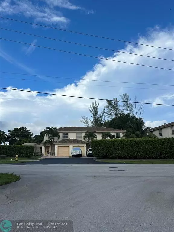 Deerfield Beach, FL 33064,4460 Crystal Lake Dr