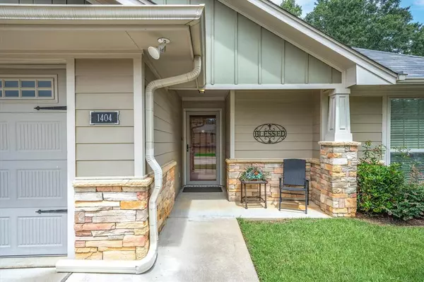 Tyler, TX 75703,421 W Cumberland Road #1404