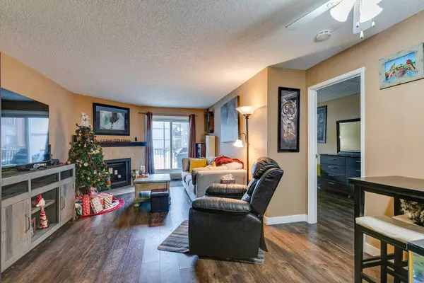 Calgary, AB T2W 5H1,13045 6 ST SW #4116