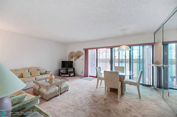 Hollywood, FL 33019,3200 N Ocean Dr  #305