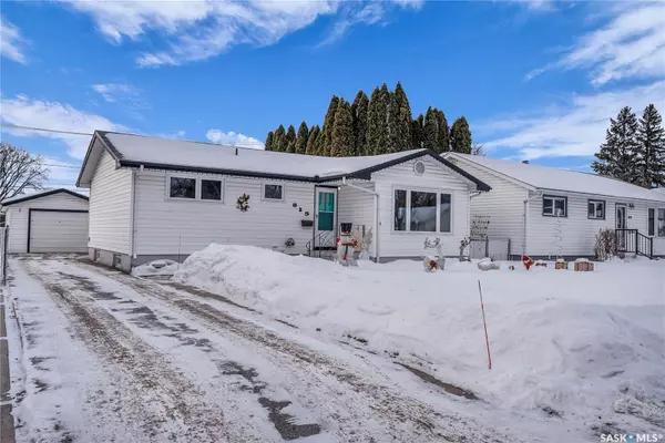 815 W AVENUE N, Saskatoon, SK S7L 3H3