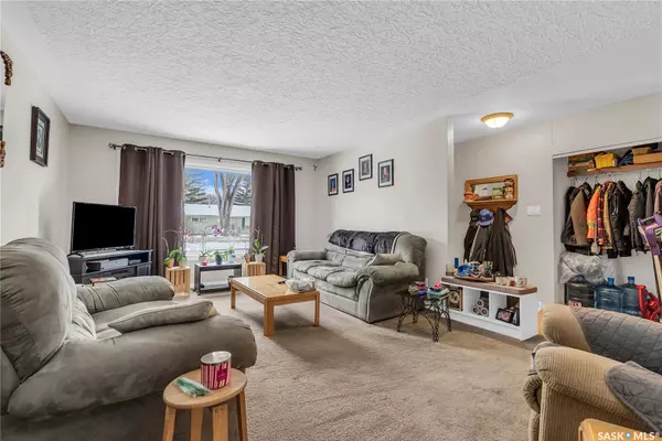 Saskatoon, SK S7L 3H3,815 W AVENUE N