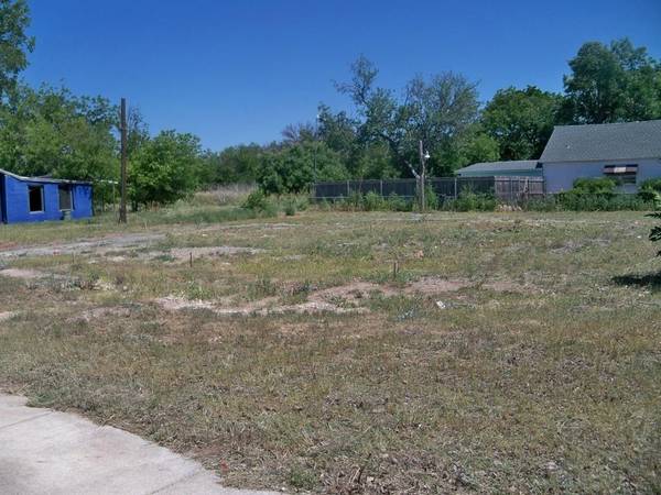 Coleman, TX 76834,502 WALNUT Street