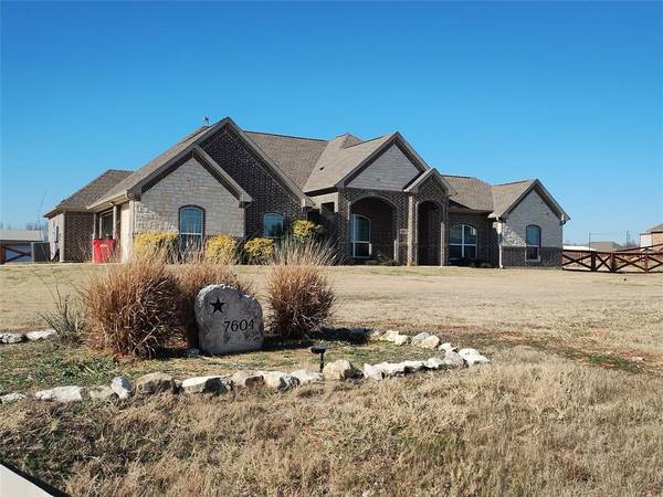 7604 Carter Ranch Road, Azle, TX 76020