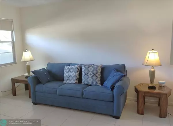 Deerfield Beach, FL 33442,170 Oakridge L  #170