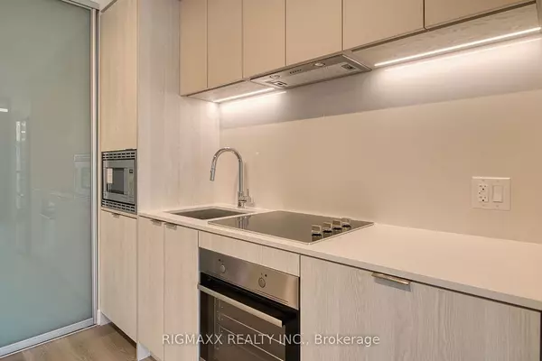 Mississauga, ON L5A 1W4,86 Dundas ST E #615