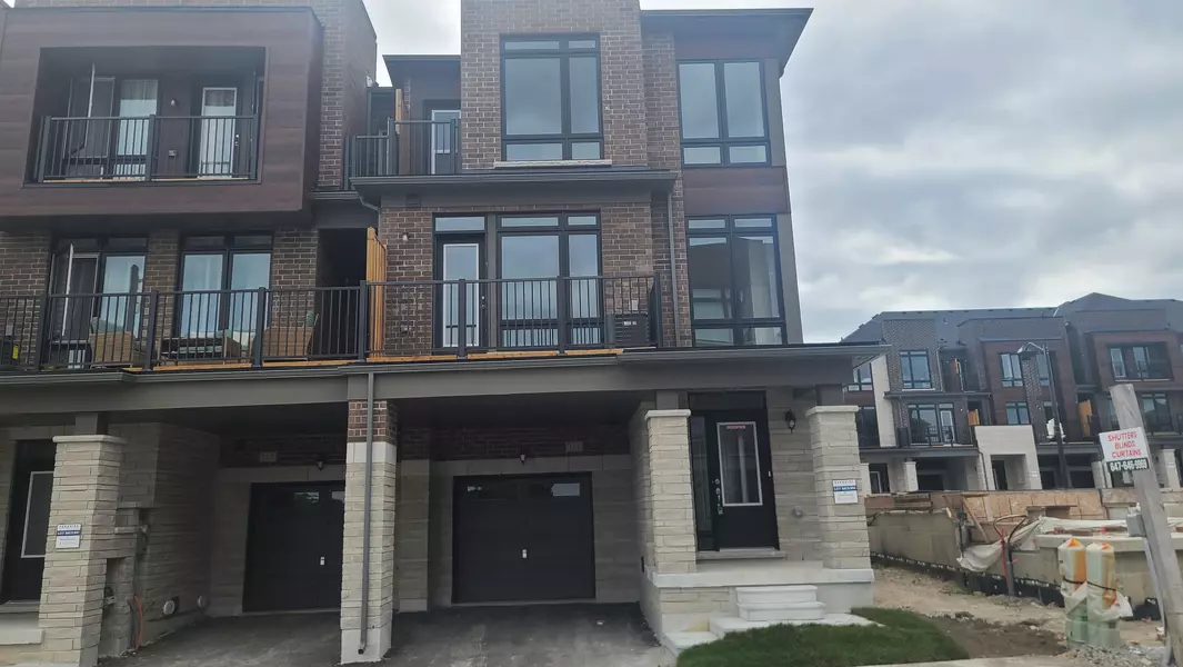 161 Blick CRES, Aurora, ON L4G 4A7