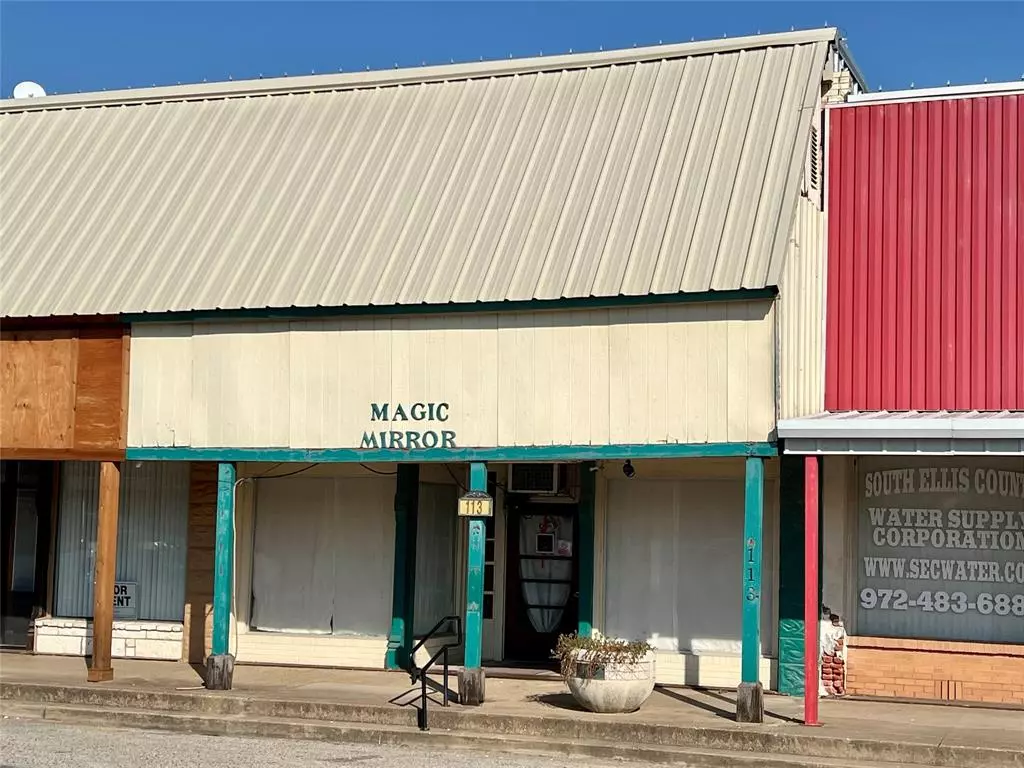 Italy, TX 76651,113 W Main Street