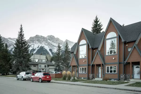 Canmore, AB T1W2G7,601 4th Street #2