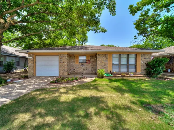 1727 W Bond Street, Denison, TX 75020