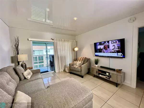 Pompano Beach, FL 33062,1461 S Ocean Blvd  #309