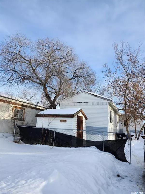 Saskatoon, SK S7N 1Y1,1524 Rayner AVENUE #102