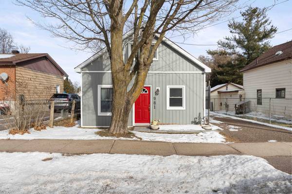 Renfrew, ON K8A 6H9,981 Lea ST