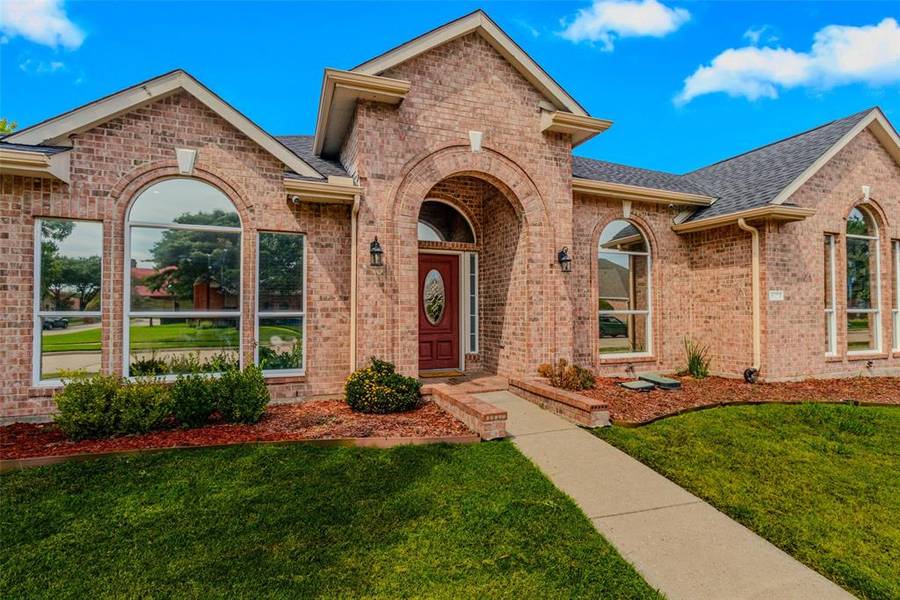 6105 Grantham Drive, Rowlett, TX 75087